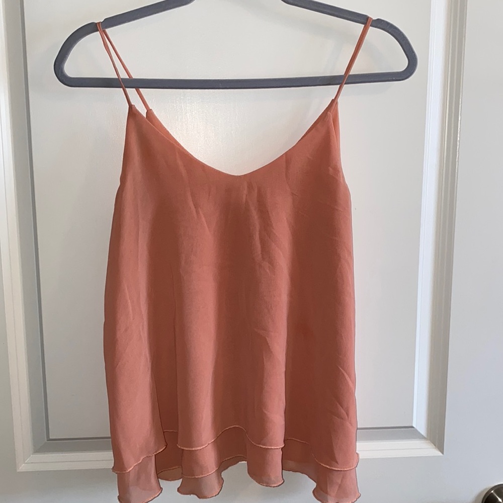 peach tank top